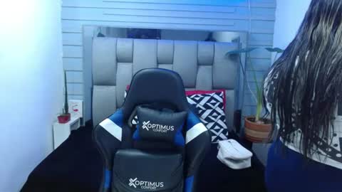 evelin zaens online show from 06/18/26, 04:46