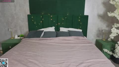 Evelina online show from 04/14/26, 01:00