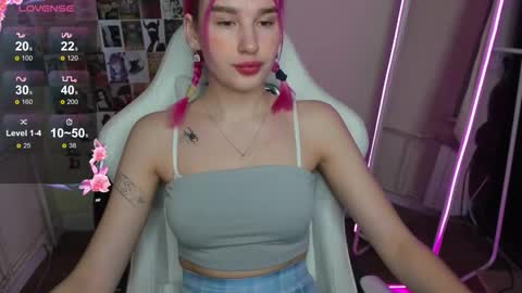 Evelina online show from 12/04/25, 02:10