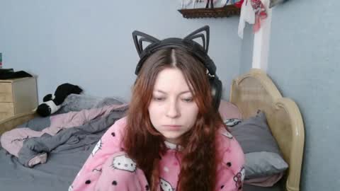 Snapshot of evelinamercer chatting on 07/18/26, 10:41 Alice 3 online show from 07/18/26, 10:41