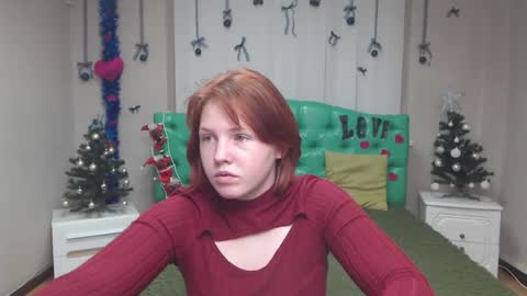 Snapshot of evelinaredfox chatting on 12/16/25, 06:07 EvelinaRedfox online show from 12/16/25, 06:07