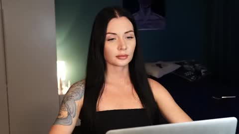 Snapshot of evelingoddess chatting on 10/21/25, 09:48 your Love online show from 10/21/25, 09:48