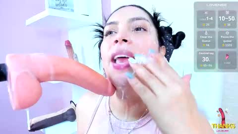 Evelinn belen online show from 10/18/25, 03:57