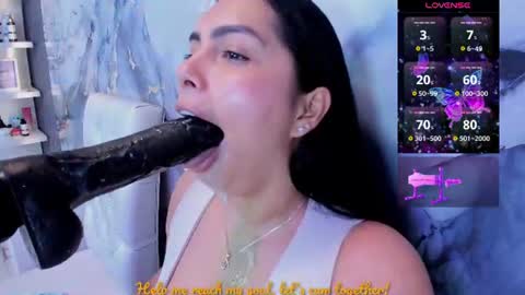 Snapshot of evelinn_belen chatting on 06/22/26, 04:15 Evelinn belen online show from 06/22/26, 04:15