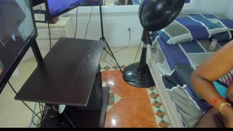 Snapshot of evelonga_707 chatting on 01/11/25, 07:05 DAYANITA online show from 01/11/25, 07:05