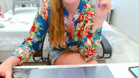 evelove online show from 05/18/26, 03:40