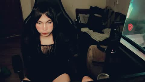Snapshot of evelyn420521 chatting on 07/15/26, 02:33 evelyn420521 online show from 07/15/26, 02:33