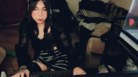 Snapshot of evelyn420521 chatting on 07/17/26, 06:13 evelyn420521 online show from 07/17/26, 06:13