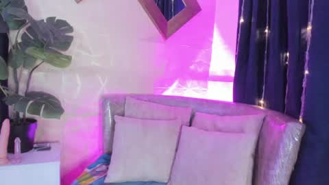 evelyn__rose1 online show from 04/10/26, 05:23