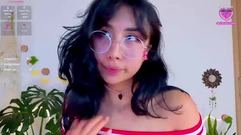 Snapshot of evelyn_chelle chatting on 03/09/25, 01:46 Im Eve or Chelle Next Stream 191224 online show from 03/09/25, 01:46