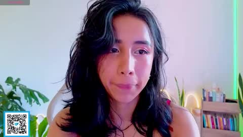 Snapshot of evelyn_chelle chatting on 09/10/25, 10:21 Im Eve or Chelle Next Stream 191224 online show from 09/10/25, 10:21