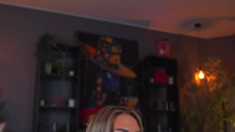 Evelyn online show from 04/17/26, 06:11