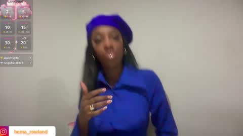 E V E L Y N  online show from 02/06/25, 11:43