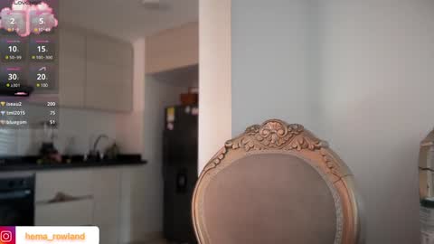 E V E L Y N  online show from 02/06/25, 02:48