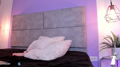 Snapshot of evelyn_millers_11 chatting on 01/11/25, 04:38 Evelyn online show from 01/11/25, 04:38