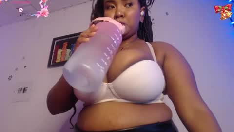 Snapshot of evelyn_sandoval chatting on 01/02/25, 03:15 Evelyn Sandoval online show from 01/02/25, 03:15