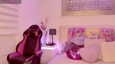 EvelynaGrey online show from 03/19/26, 09:24