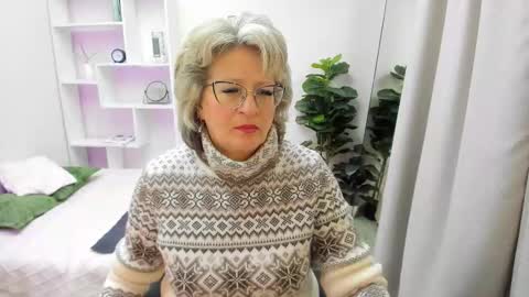 Evelyn online show from 01/06/26, 05:00