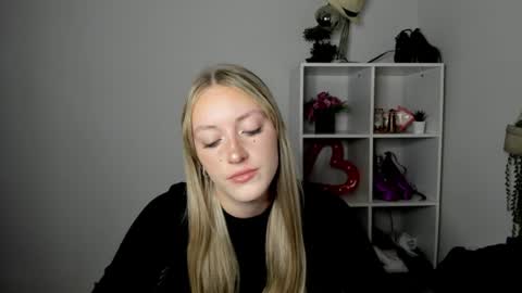 evelynblond online show from 07/16/26, 12:33