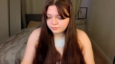 Evelyne Loo online show from 04/13/26, 01:00