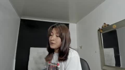 Evelyne online show from 02/10/26, 04:38