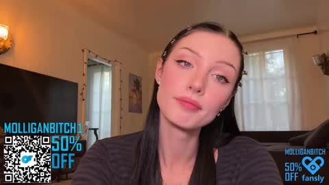 Snapshot of evelynforever chatting on 12/14/24, 12:11 Evelyn online show from 12/14/24, 12:11