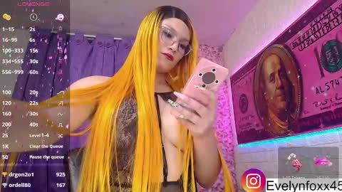 Snapshot of evelynfox_xx chatting on 01/08/25, 02:57 evelyn Foxx new account online show from 01/08/25, 02:57