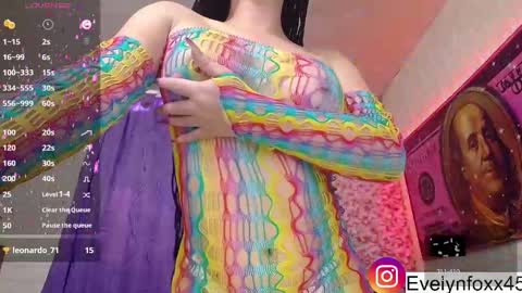 Snapshot of evelynfox_xx chatting on 02/22/25, 07:58 evelyn Foxx new account online show from 02/22/25, 07:58