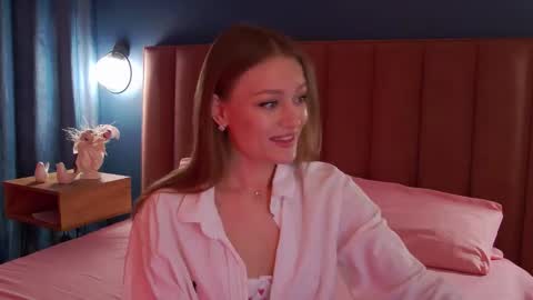 Evelyn online show from 02/26/26, 01:59