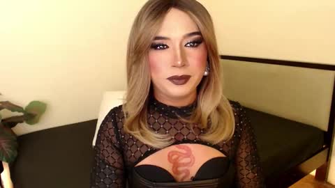 Snapshot of everlastingsweet69 chatting on 12/19/25, 05:20 BEST OF BOTH WORLD online show from 12/19/25, 05:20