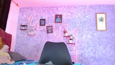 everlin__hot_ online show from 02/01/26, 12:15