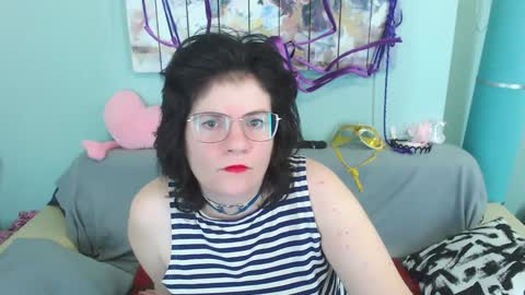 Snapshot of everly_rays chatting on 12/11/24, 06:58 Everly online show from 12/11/24, 06:58