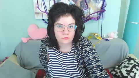 Snapshot of everly_rays chatting on 12/14/24, 01:39 Everly online show from 12/14/24, 01:39