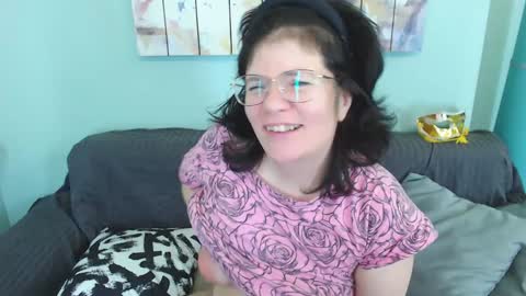 Snapshot of everly_rays chatting on 01/12/25, 02:19 Everly online show from 01/12/25, 02:19