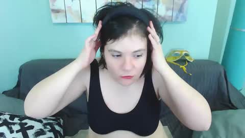 Snapshot of everly_rays chatting on 02/18/25, 01:33 Everly online show from 02/18/25, 01:33