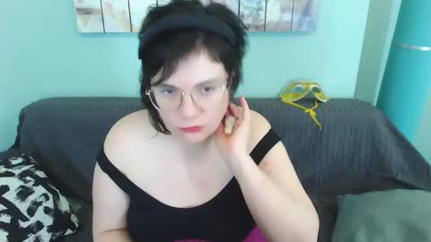 Snapshot of everly_rays chatting on 02/18/25, 08:14 Everly online show from 02/18/25, 08:14