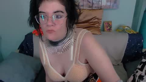 Snapshot of everly_rays chatting on 11/06/25, 08:54 Everly online show from 11/06/25, 08:54