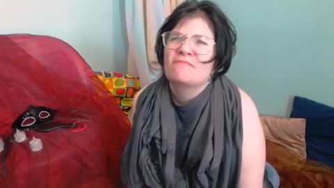 Everly online show from 12/15/25, 05:23