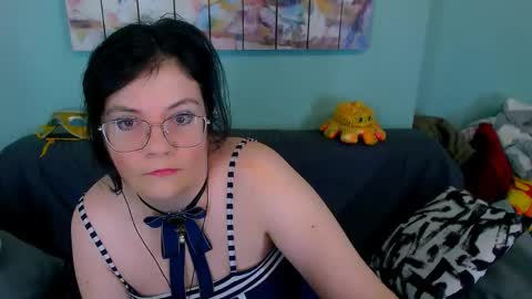 Everly online show from 04/17/26, 07:33