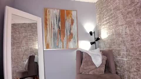 Snapshot of everyh chatting on 02/25/25, 07:47 Sophia online show from 02/25/25, 07:47