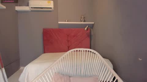 Snapshot of everyh chatting on 09/13/25, 07:57 Sophia online show from 09/13/25, 07:57