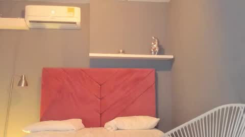 Snapshot of everyh chatting on 11/04/25, 07:46 Sophia online show from 11/04/25, 07:46