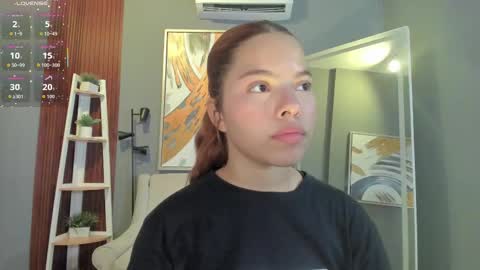 Sophia online show from 12/22/25, 07:44