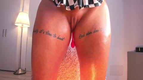 Snapshot of eves_bodyxxx chatting on 02/04/25, 10:00 Sensation Body online show from 02/04/25, 10:00