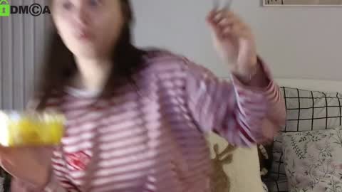 Snapshot of evi_woow chatting on 01/03/25, 07:07 evi_woow online show from 01/03/25, 07:07