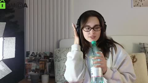 Snapshot of evi_woow chatting on 01/04/25, 08:16 evi_woow online show from 01/04/25, 08:16