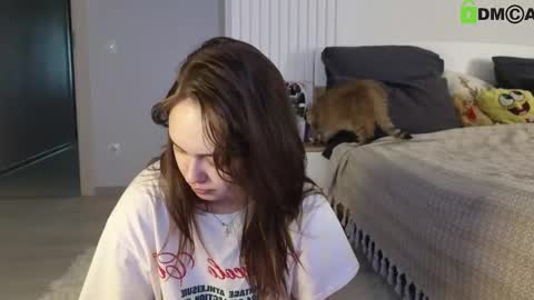 Snapshot of evi_woow chatting on 03/07/25, 10:43 evi_woow online show from 03/07/25, 10:43