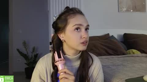 Snapshot of evi_woow chatting on 10/14/25, 10:32 evi_woow online show from 10/14/25, 10:32