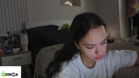 Snapshot of evi_woow chatting on 02/25/26, 09:02 evi_woow online show from 02/25/26, 09:02