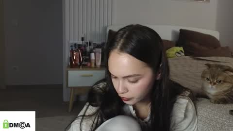 evi_woow online show from 03/07/26, 08:50